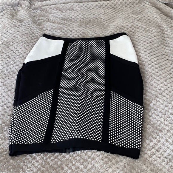 Bebe Puff Mesh Skirt - Picture 6 of 7